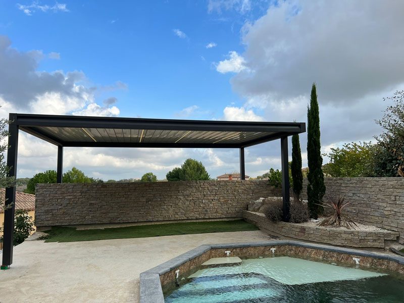 Pergola Bioclimatique posée par Colombeau alu