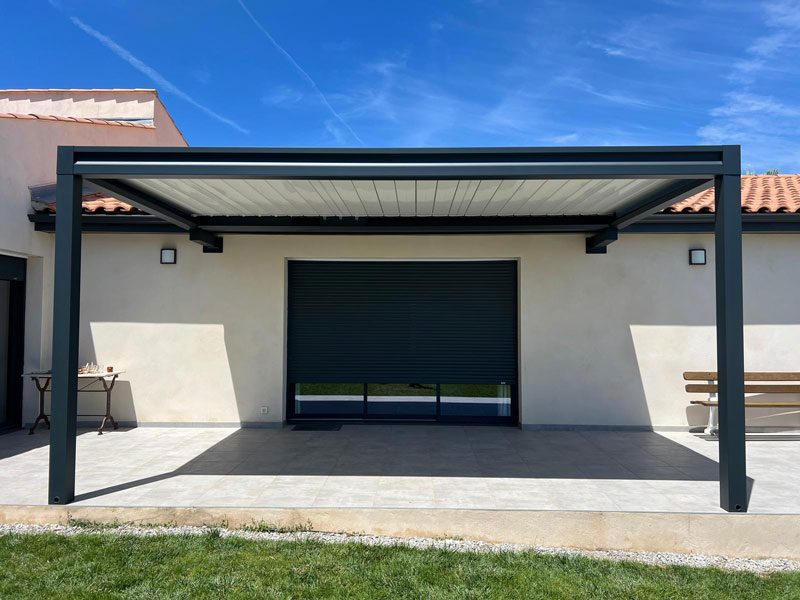 Pergola Matest posée par Colombeau Alu