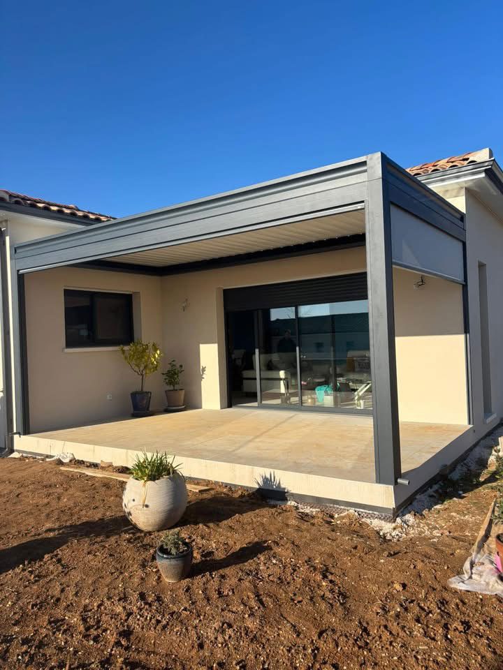pergola MATEST et stores ZipScreens de chez ROMA