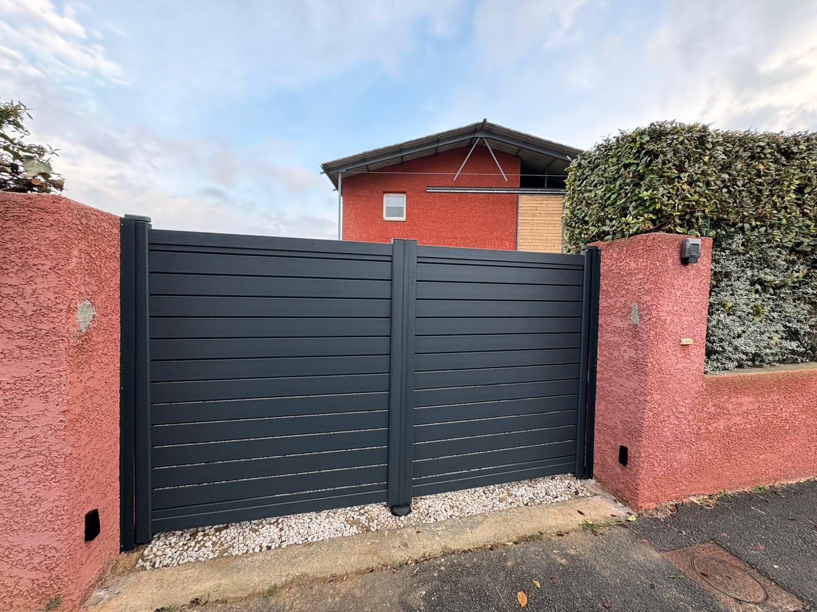 Pose d'un portail KSM par Colombeau Alu Beziers