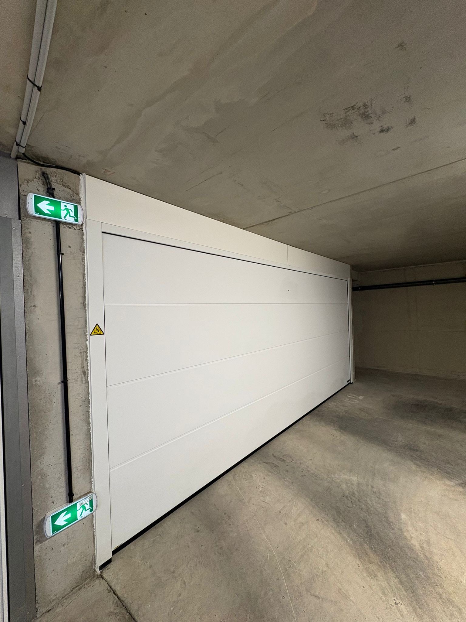 Pose d'une porte de Garage Hormann par Colombeau Alu Beziers